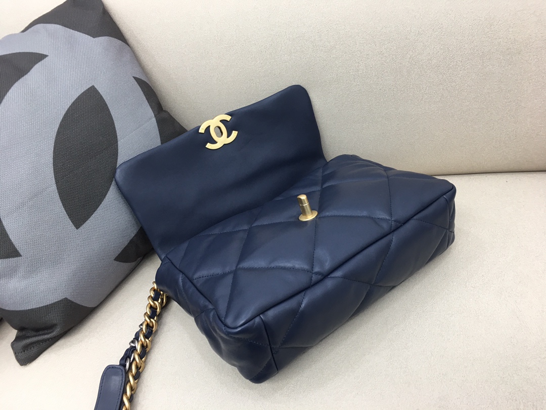 Lambskin 19 Large Handbag Flap Bag AS1161 Dark Blue